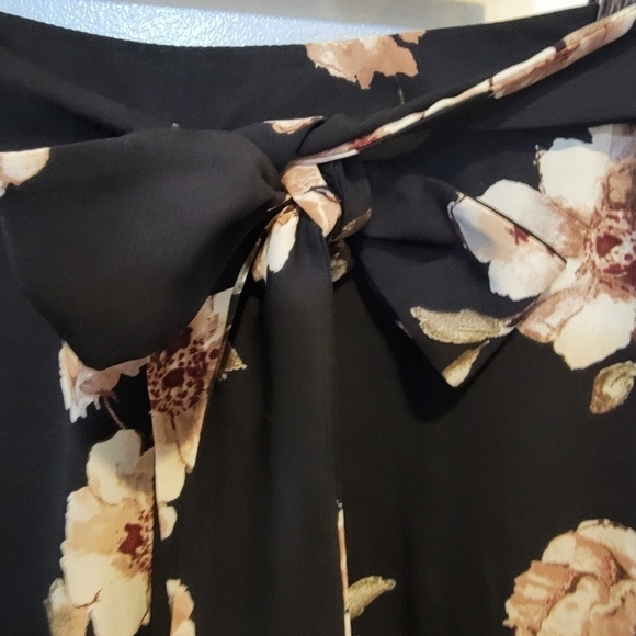 NEW J.O.A. Los Angeles Floral Palazzo Pants with Tie Size XS - Picture 7 of 17